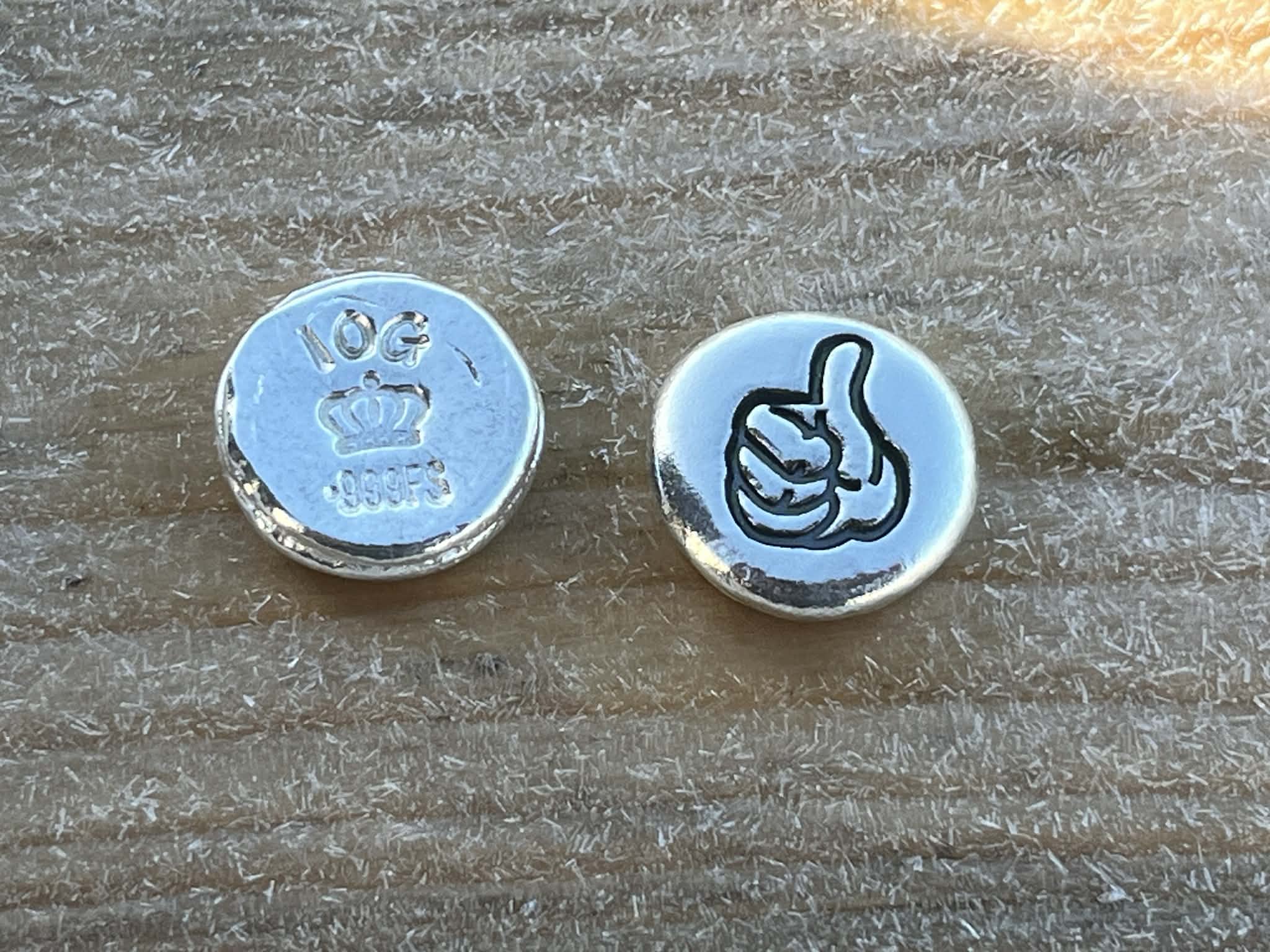 10g 999 Fine Silver 'Thumbs Up' Emoji Collectable Investment Silver Round