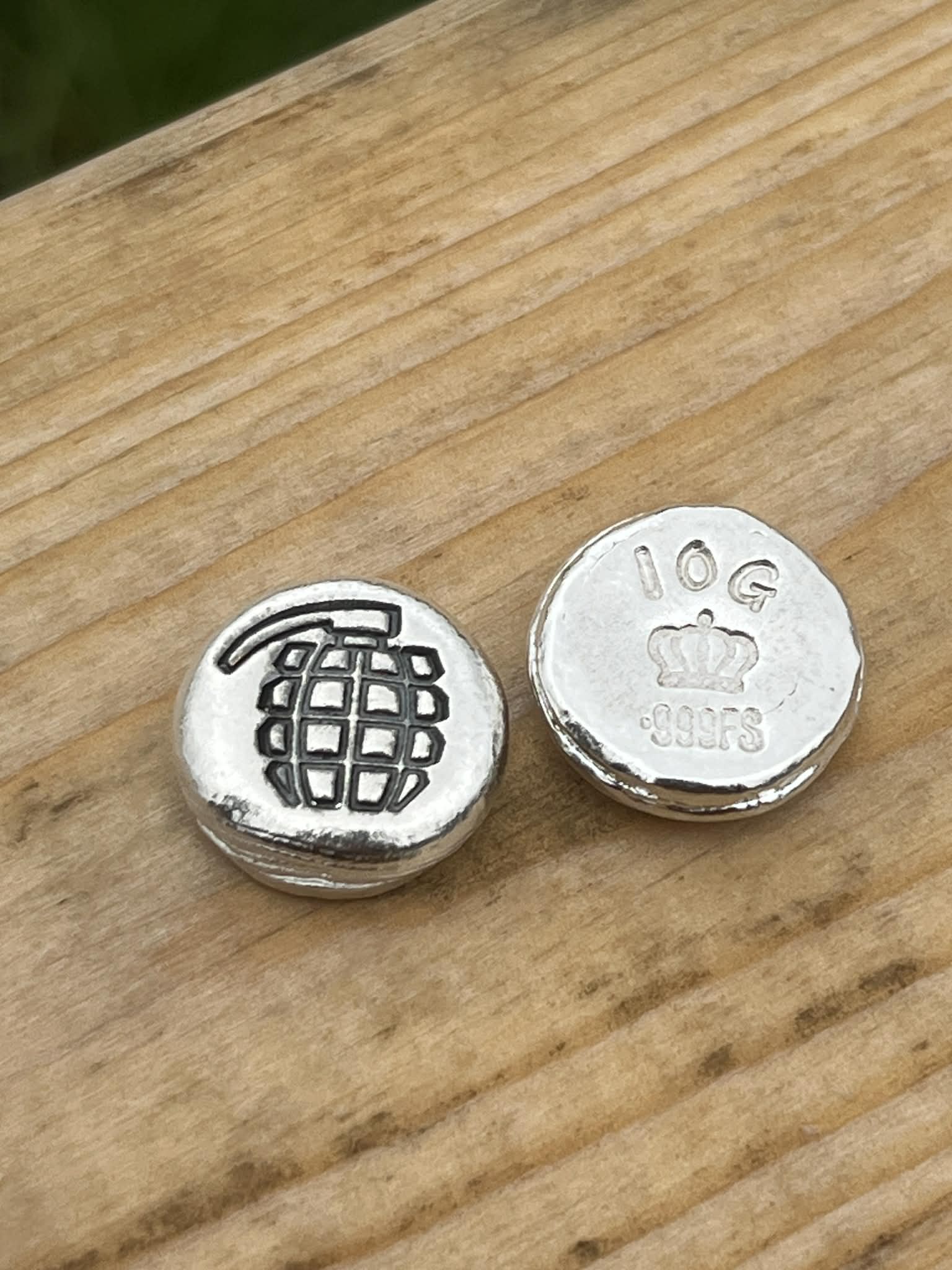 10g 999 Fine Silver 'Grenade' Silver Round Novelty Collectable Investment Silver