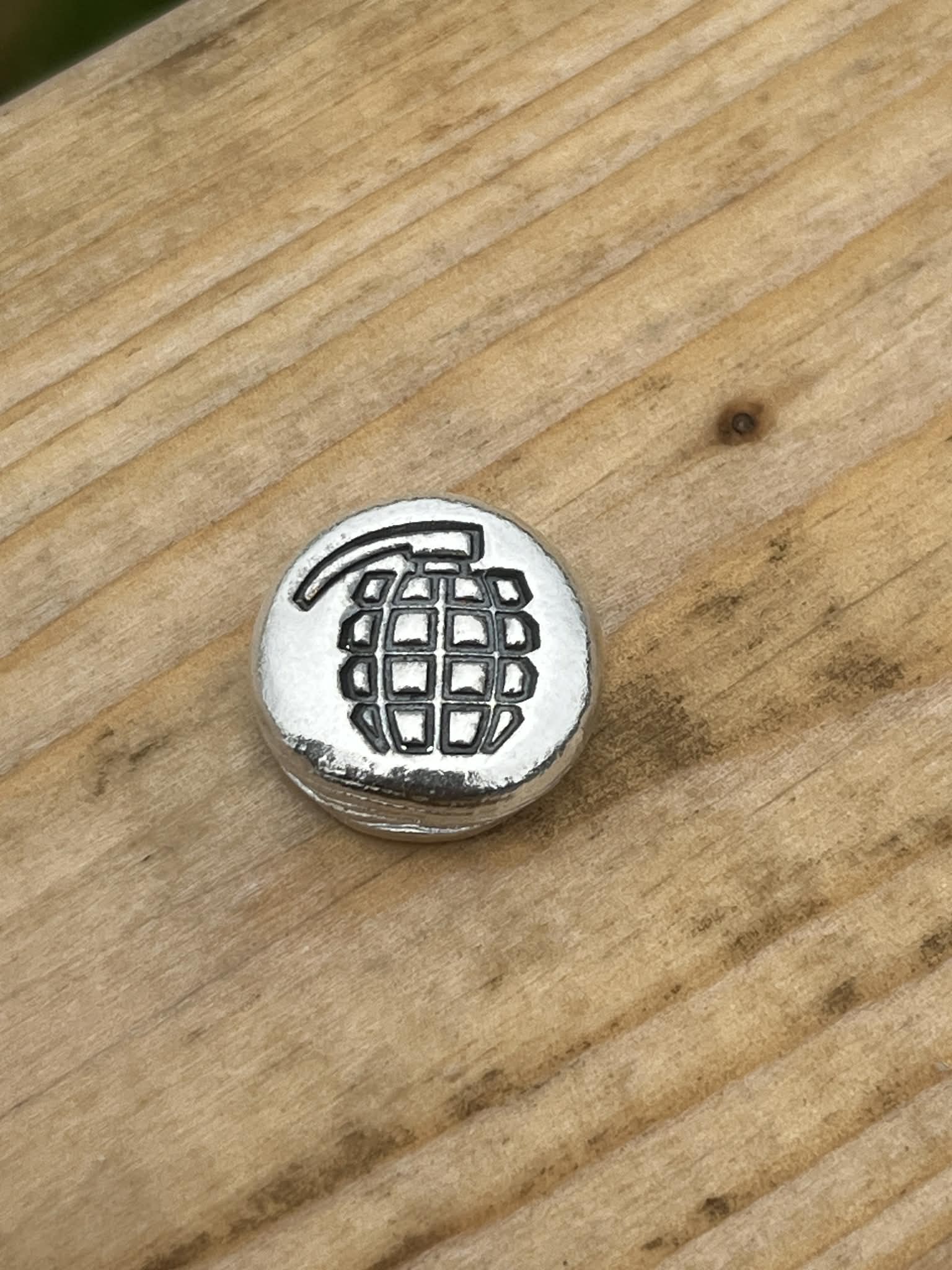 10g 999 Fine Silver 'Grenade' Silver Round Novelty Collectable Investment Silver